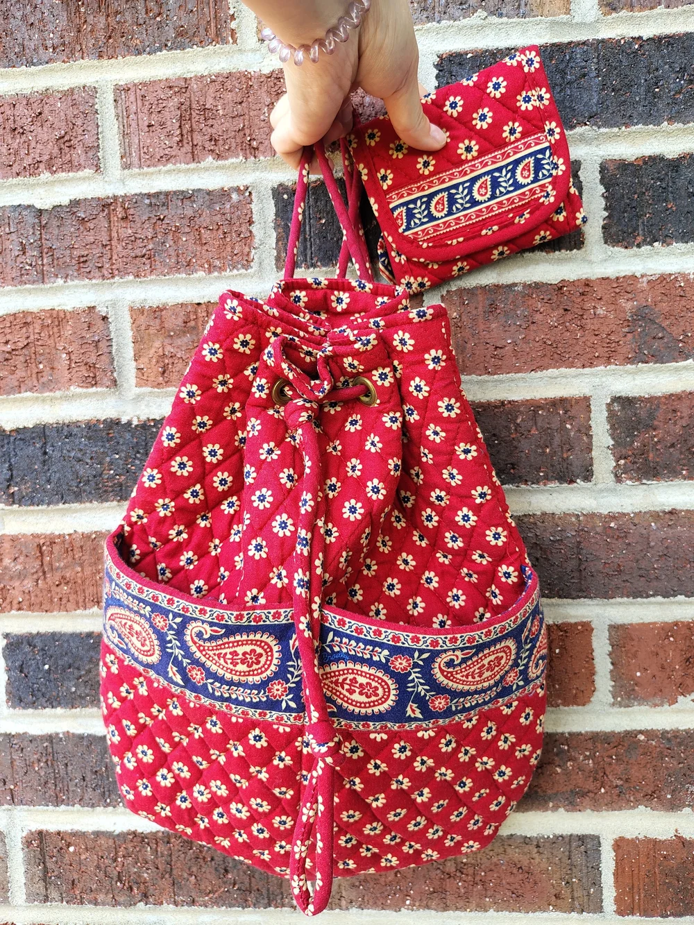 Vtg Vera Bradley Quilted Drawstring Backpack & Trifold Wallet Set Red Paisley